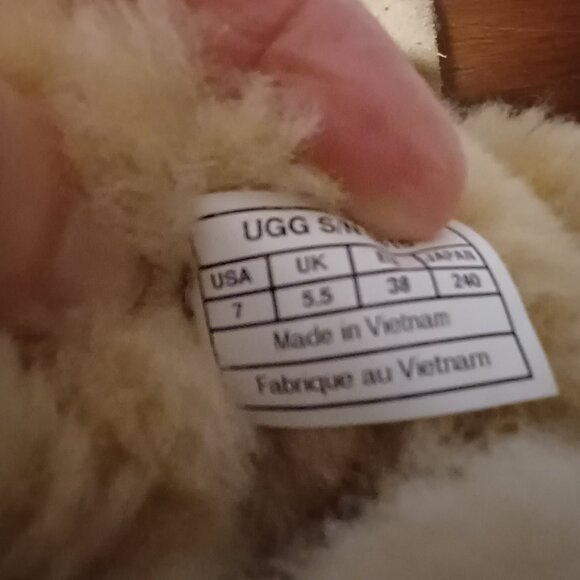 UGG Classic Boots Tan Size 7 - Picture 2 of 8